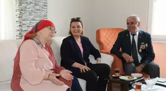 Fatma Kaplan Hürriyet, Kıbrıs Barış Harekatı'nın Yıl Dönümü Dolayısıyla Kıbrıs Gazisi Metin'i Ziyaret Etti