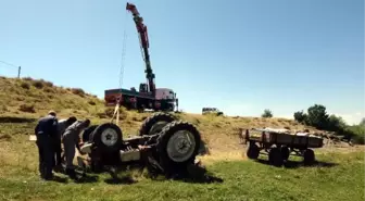 Son Dakika | ERCİŞ'TE YÜN YÜKLÜ TRAKTÖR ÇAYA YUVARLANDI 1 YARALI