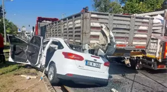 Mersin'de otomobil tıra arkadan çarptı: 4 ölü