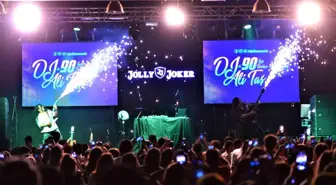 Bursalılar sezon finalini 90'lar ile yaptı