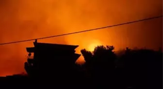 Yunan yanıyor! Midilli Adası'ndaki orman yangını evlere sıçradı