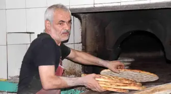 Fırıncıların sıcakta ekmek mücadelesi: Dışarısı 40, içerisi 100 derece