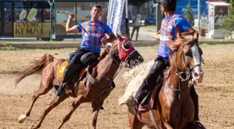 Malatya'daki kayısı festivalinde atlı cirit gösterisi sunuldu