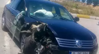 Otomobil traktöre çarptı, 5 kişi yaralandı