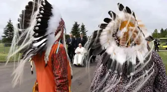 Papa Francis yatılı okullardaki suistimalleri için Kanada'da yerlilerden özür diledi