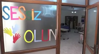 İşitme engelli çocuklar Kur'an-ı Kerim öğreniyor