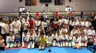 Manisa BBSK Karate Takımı bir yılda onlarca madalya kazandı