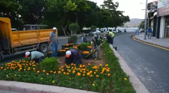 Kırşehir'de yol, kaldırım ve peyzaj çalışmaları devam ediyor