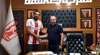 Balıkesirspor'da kaleci Atilla takımda kaldı