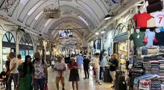 Suudi turistlerin gelmesi ile birlikte Kapalıçarşı'da ziyaret sayıları arttı