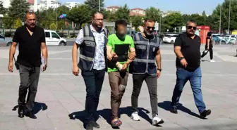Aynı evde kaldığı arkadaşını küfrettiği için öldürdü