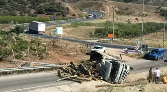 Sakarya gündem: Sakarya'da fren arızası nedeniyle devrilen kamyonun sürücüsü yaralandı