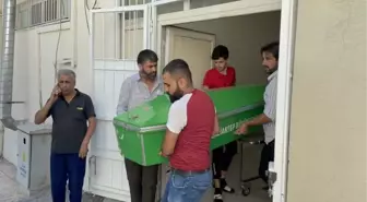 Gaziantep haberleri... GAZİANTEP'TE LASTİĞİ PATLAYAN MOTOSİKLET DEVRİLDİ 1 ÖLÜ, 1 YARALI