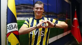 Fenerbahçe, Ezgjan Alioski'yi kiraladığını açıkladı