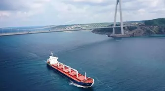 Ukrayna'dan yola çıkan mısır yüklü gemi İstanbul Boğazı'ndan geçti