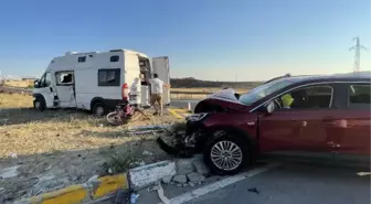 CİP İLE KARAVAN KAVŞAKTA ÇARPIŞTI 1'İ BEBEK 7 YARALI