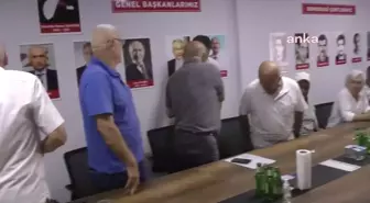 Emekli Tuğgeneral Yurdakul CHP'ye Üye Oldu, Parti Rozetini Orhan Sarıbal Taktı