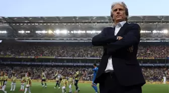 Fenerbahçe maçına damga vuran kare! Tribünleri gören Jorge Jesus neye uğradığını şaşırdı