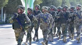 Özbekistan ile Tacikistan'ın Afganistan sınırındaki ortak askeri tatbikatı başladı
