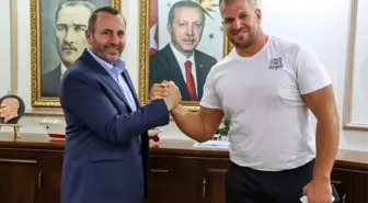 Yalova spor haberi... Yalova Belediyesi adına güreşen Semih Turgut başarılarına devam ediyor