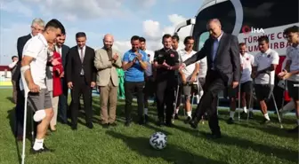 Cumhurbaşkanı Recep Tayyip Erdoğan, Ampute Futbol Takımı'nı ziyaret etti