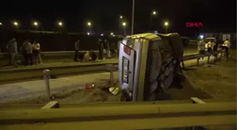 Son dakika haberi... HAFİF TİCARİ ARAÇ OTOMOBİLE ÇARPTI 2 ÖLÜ, 3 YARALI - YENİDEN