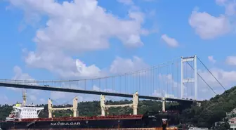 Ukrayna'dan yola çıkan mısır yüklü gemi İstanbul Boğazı'ndan geçti