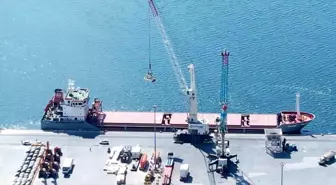Kocaeli haber! Ukrayna'dan gelen 'Polarnet' gemisi Derince Limanı'na giriş yaptı (2)