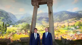 AK Parti Genel Başkan Yardımcısı Dr. İleri, Fetih Müzesi'ne hayran kaldı