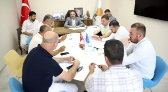 AK Parti'li Sürekli belediye ve ilçe başkanlarıyla bir araya geldi