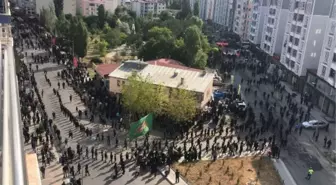 Son dakika haber! KARS'TA BİNLERCE KİŞİ KERBELA ŞEHİTLERİ İÇİN YÜRÜDÜ