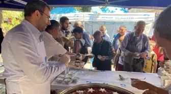 Pendik'te 15 bin kişiye aşure dağıtıldı