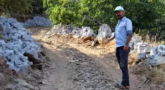 Şimşelli Mahallesinde hayati önem taşıyan yollar yenileniyor