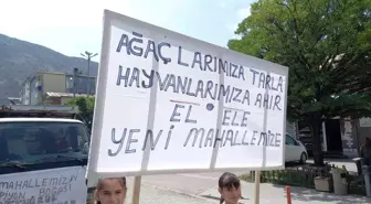 Sular altında kalacak olan ahır ve tarım arazileri için yürüyüş yaptılar