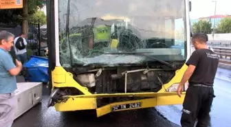 Son dakika haberi | Üsküdar'da İETT otobüsü kaza yaptı, otobüsün boş olması faciayı önledi