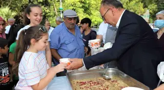 Manisa haberleri! Turgutlu Belediyesi aşure hayrını gerçekleştirdi