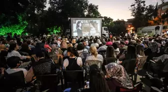 Binlerce Yenimahalleli, 'Açık Hava Sinema Günleri'Nde Bergen Filmini İzledi