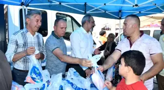 Aydın haber! Söke Belediyesi, Ürettiği Buğdaydan Elde Ettiği Unu Vatandaşlara Dağıttı