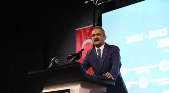 Bakan Özer'den uzman ve başöğretmenlik öncesi önemli açıklamalar