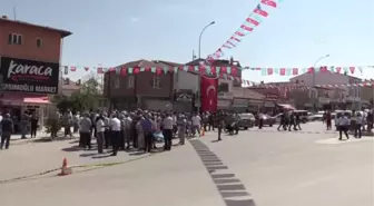 İYİ Parti Genel Başkanı Meral Akşener, esnaf ziyaretlerinde bulundu