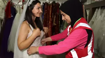 İzmit Belediyesi Dost Eller'ini Damat Adaylarına Uzatıyor