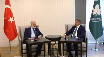 Karamollaoğlu, Ahmet Davutoğlu ile Bir Araya Geldi