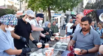 İzmir haberi... MHP Aliağa'dan aşure ikramı