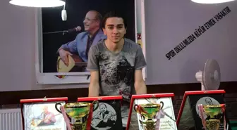 Neşet Ertaş adına düzenlenen Bilardo Turnuvası başladı