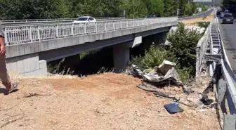 Son dakika haber! Araç su tahliye kanalına uçtu: 3 yaralı