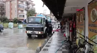 Tekirdağ gündem haberleri... Tekirdağ'da sağanak; ev ve iş yerlerini su bastı