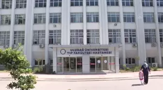 Kopan parmaklarını poşetle hastaneye götürdü, 12 saatte dikildi