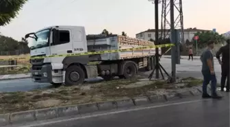 BÜYÜKÇEKMECE'DE BİSİKLETİYLE TIR'IN ALTINDAN KALAN ÇOCUK AĞIR YARALANDI