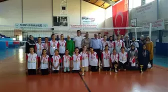 Kütahya haberi! Gediz'de voleybol turnuvası