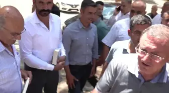 Hatay yerel haberleri... Hatay Büyükşehir Belediye Başkanı Lütfü Savaş, Yayladağı'nda Esnafı Ziyaret Etti